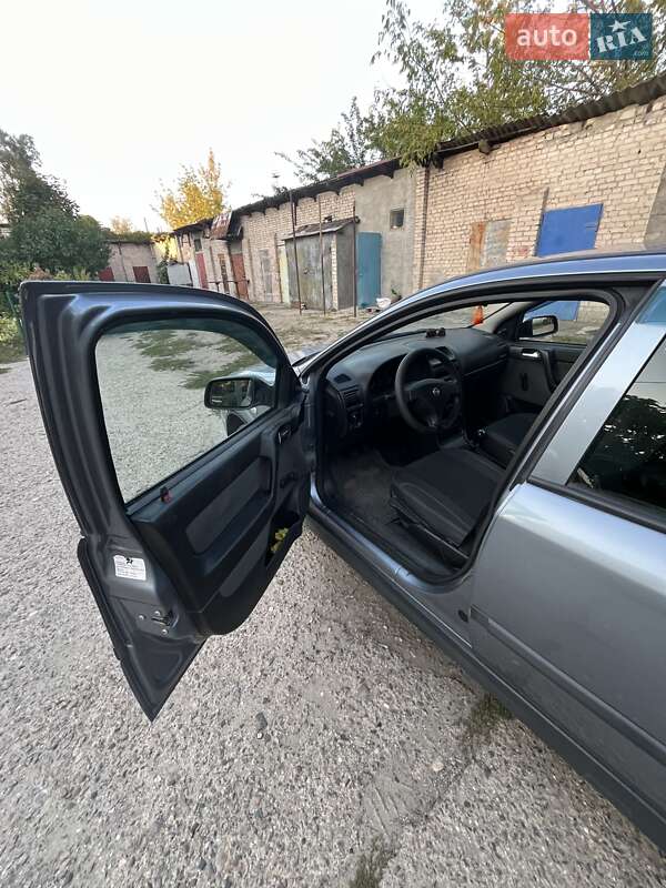 Седан Opel Astra 2007 в Днепре