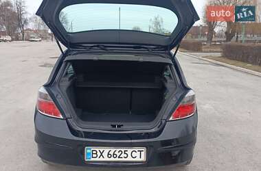 Хэтчбек Opel Astra 2010 в 