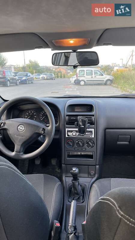 Седан Opel Astra 2008 в Львове