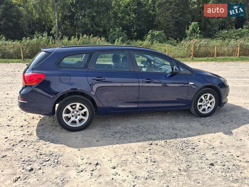 Універсал Opel Astra 2015 в Хмельницькому