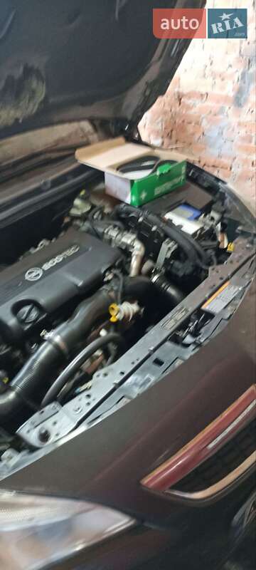 Универсал Opel Astra 2011 в Житомире