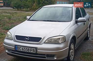 Хэтчбек Opel Astra 2002 в 