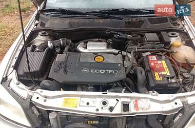Хэтчбек Opel Astra 2002 в 