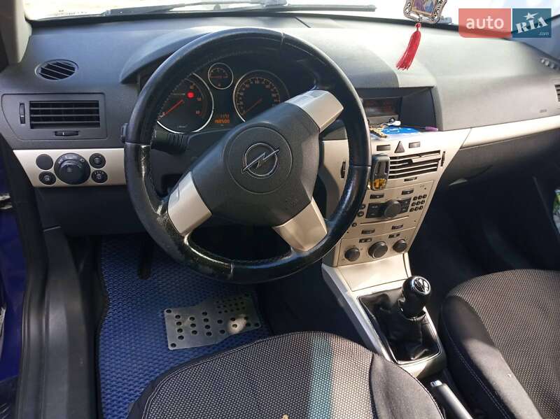 Универсал Opel Astra 2008 в Чернигове