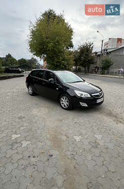 Универсал Opel Astra 2011 в 