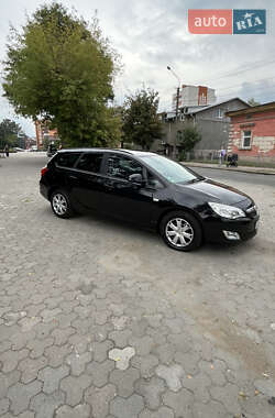 Универсал Opel Astra 2011 в 