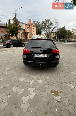 Универсал Opel Astra 2011 в 