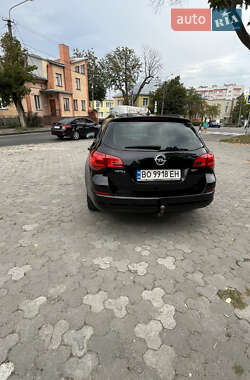 Универсал Opel Astra 2011 в 