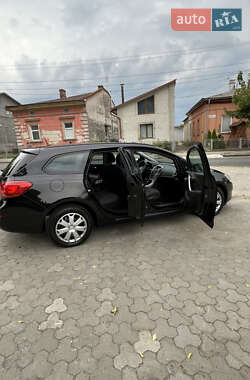 Универсал Opel Astra 2011 в 