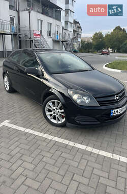 Хэтчбек Opel Astra 2005 в 