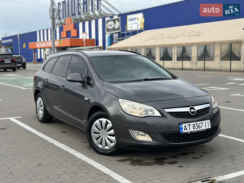 Opel Astra 2011