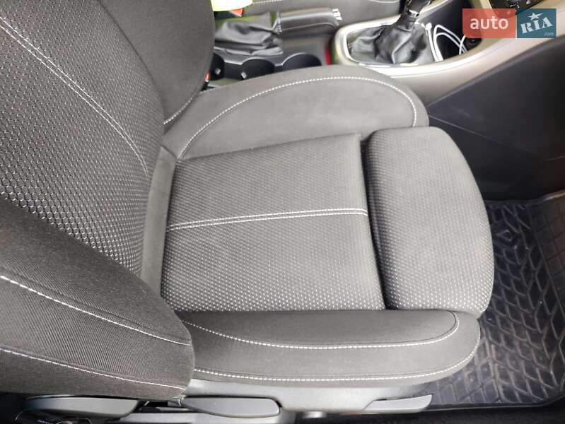 Універсал Opel Astra 2012 в Львові