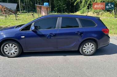 Универсал Opel Astra 2013 в Красилове