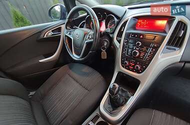 Универсал Opel Astra 2011 в 