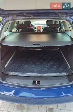 Универсал Opel Astra 2011 в 