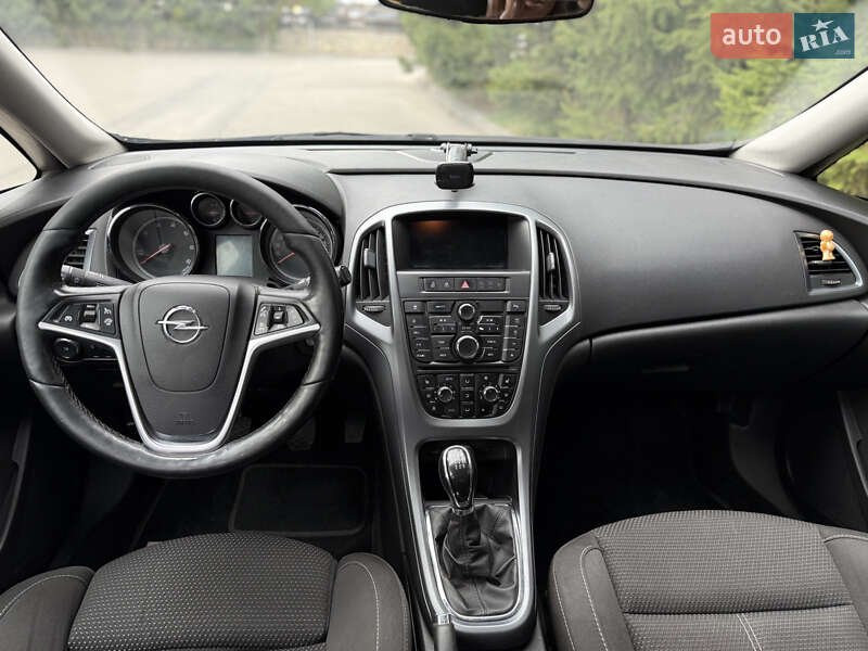 Универсал Opel Astra 2015 в Тернополе