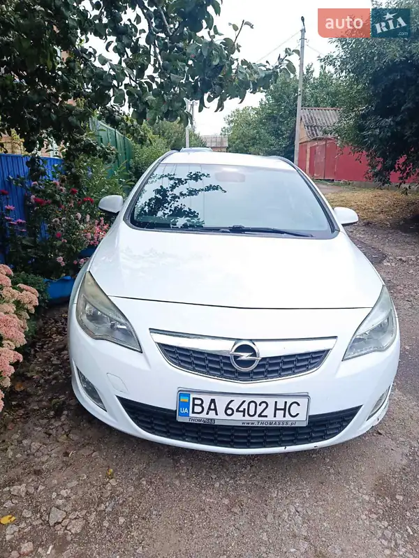 Opel Astra 2011