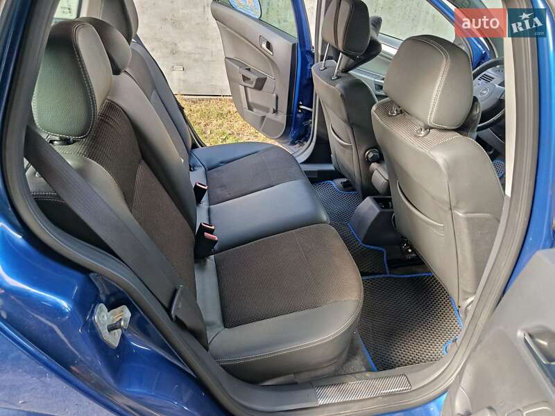 Универсал Opel Astra 2009 в Борисполе