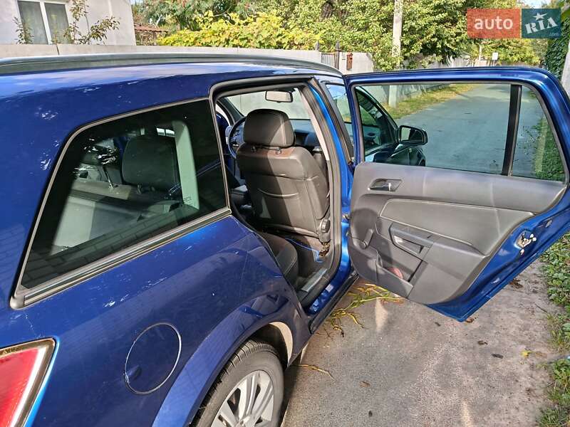 Универсал Opel Astra 2009 в Борисполе
