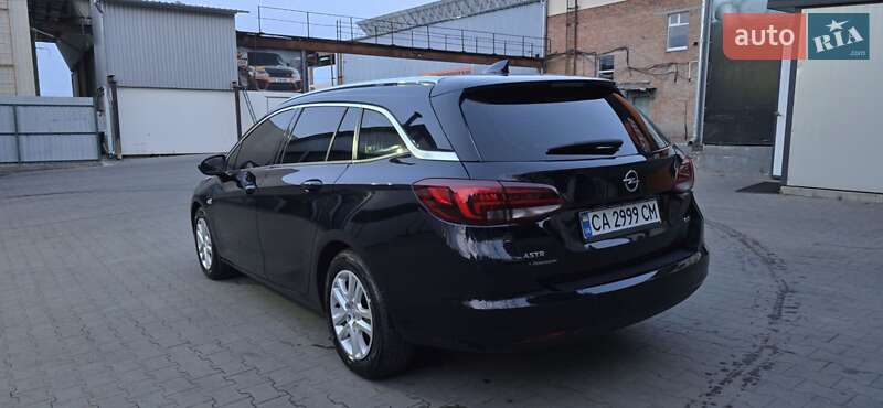 Универсал Opel Astra 2018 в Умани
