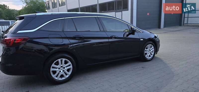 Универсал Opel Astra 2018 в Умани
