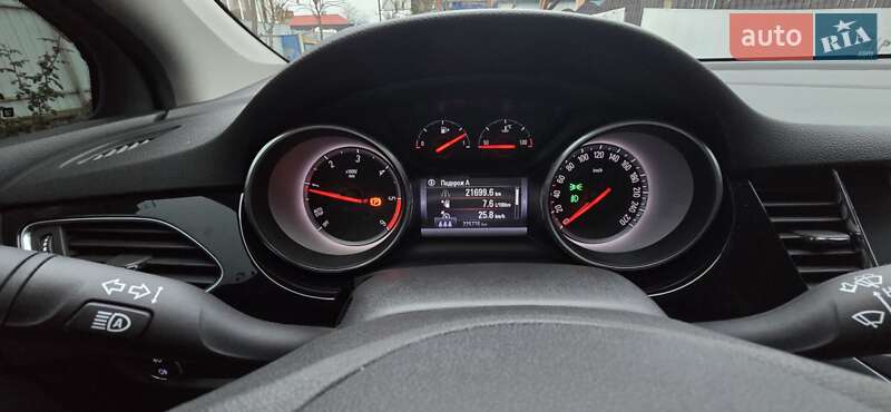 Универсал Opel Astra 2018 в Умани