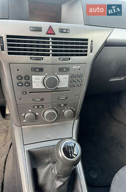 Универсал Opel Astra 2006 в 