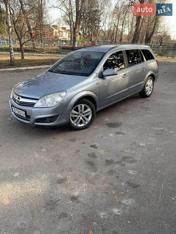 Универсал Opel Astra 2008 в Бобровице