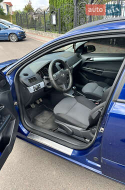 Универсал Opel Astra 2005 в 