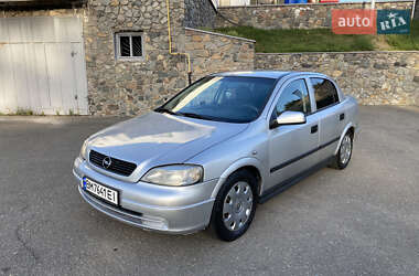 Седан Opel Astra 2005 в 