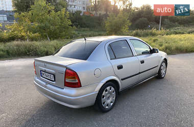 Седан Opel Astra 2005 в 