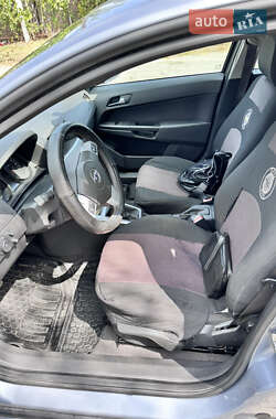 Хэтчбек Opel Astra 2011 в 