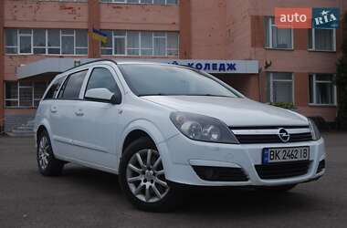Універсал Opel Astra 2006 в Сарнах