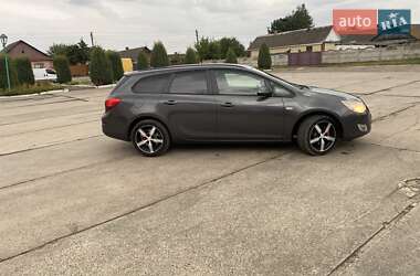Универсал Opel Astra 2011 в 