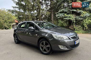 Хэтчбек Opel Astra 2010 в Умани