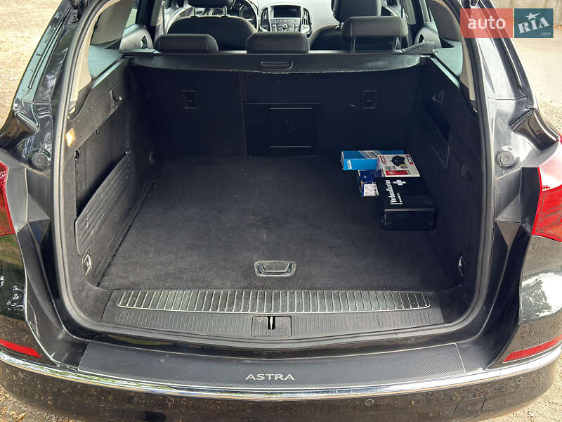 Универсал Opel Astra 2016 в Киеве