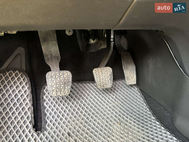 Универсал Opel Astra 2011 в Луцке