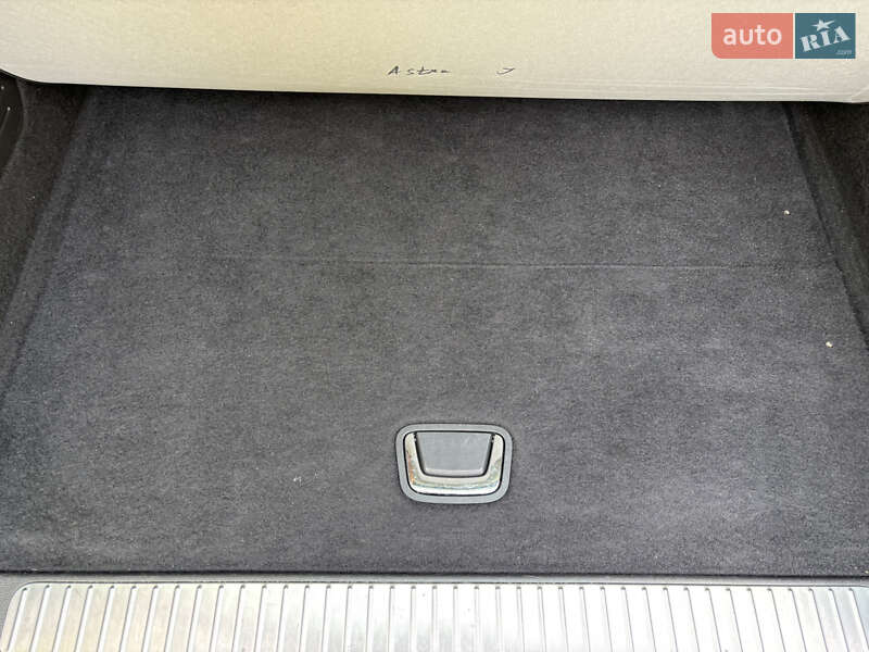 Универсал Opel Astra 2011 в Луцке