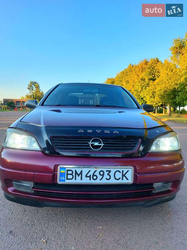 Седан Opel Astra 2008 в Тростянце