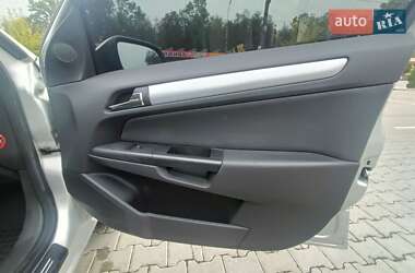 Универсал Opel Astra 2006 в 