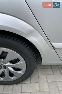 Универсал Opel Astra 2007 в 