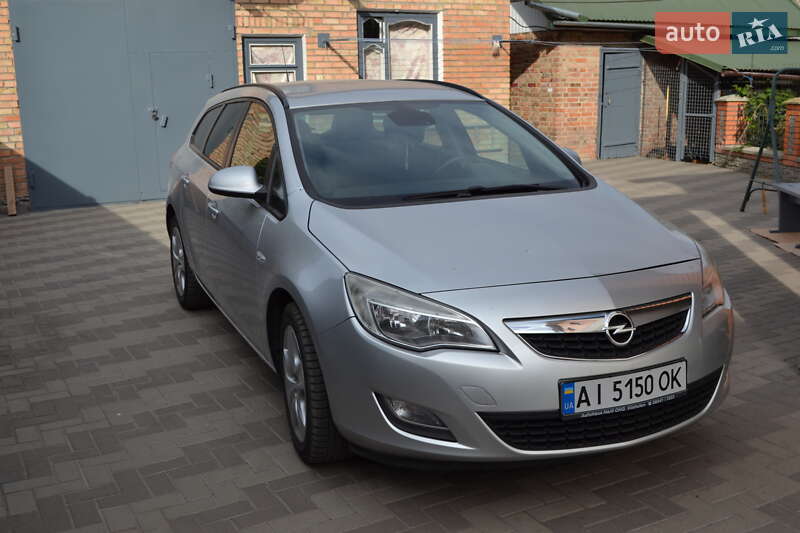 Opel Astra 2011