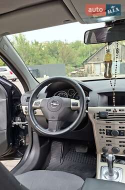 Хэтчбек Opel Astra 2007 в 