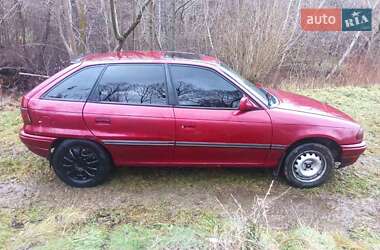 Хэтчбек Opel Astra 1992 в 