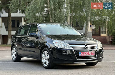 Хэтчбек Opel Astra 2007 в 