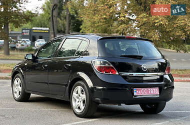 Хэтчбек Opel Astra 2007 в 