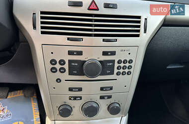 Хэтчбек Opel Astra 2007 в 