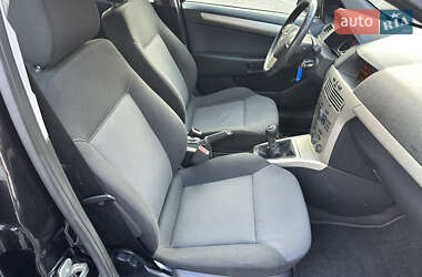 Хэтчбек Opel Astra 2007 в 