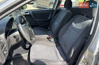 Седан Opel Astra 2000 в 