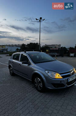 Хэтчбек Opel Astra 2006 в 